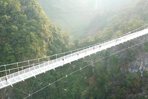 Il Guinness dei primati ha riconosciuto il Ponte di vetro di Moc Chau