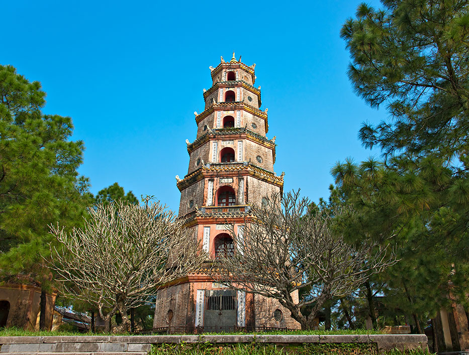 43-280-Thien-Mu-Pagoda