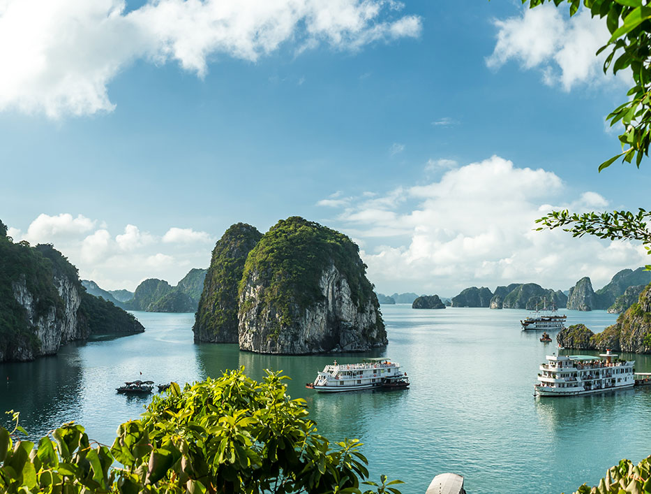 30-469-Panorama-Halong-Bay