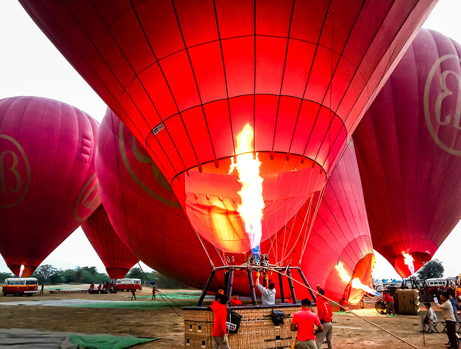 16-532-Hot-air-balloon-set-up-in-Bagan