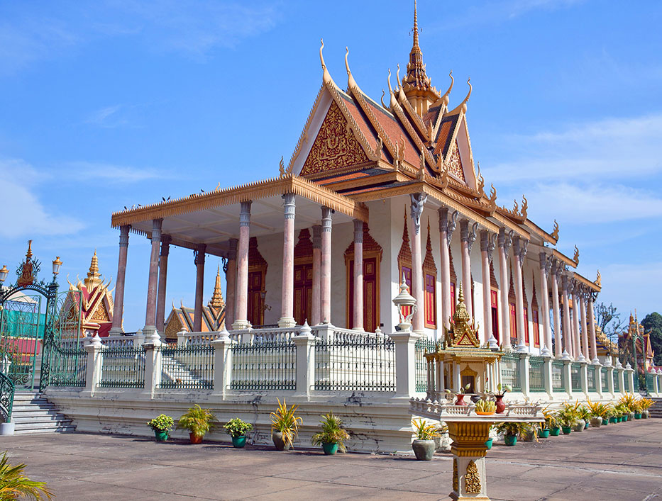 54-286-Silver-Pagoda-in-Royal-Palace