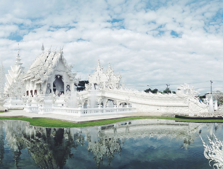 37-580-Grand-white-temple-Thailand