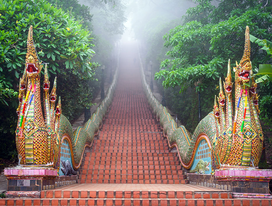 37-830-Temple-Naga-stairway-at-Doi-Suthep
