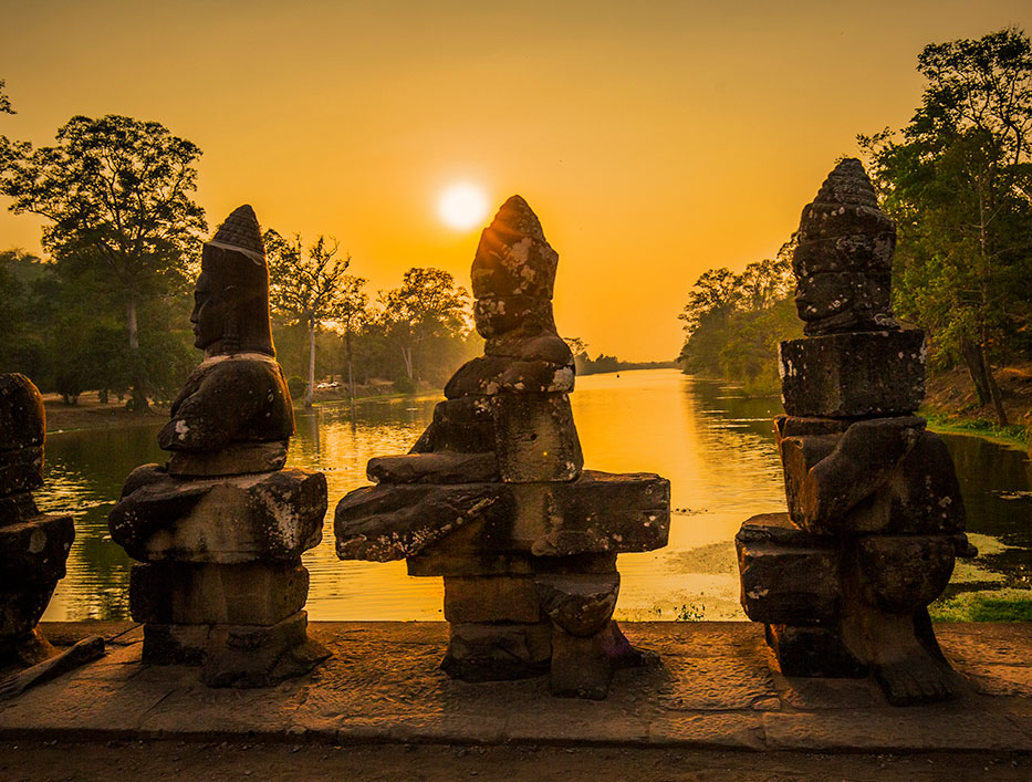 57-509-West-entrance-Angkor-Complex