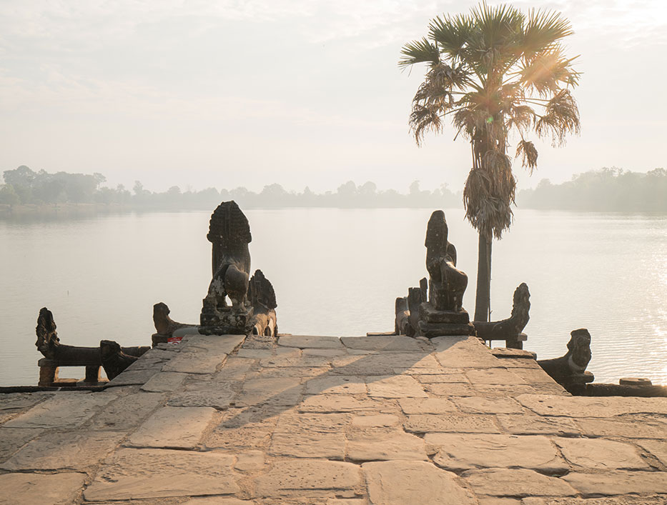 57-806-Tonle-Sap-Lake-in-Angkor-Complex