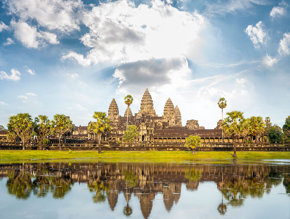 13-499-Angkor-Wat-beautiful-reflecting-photo