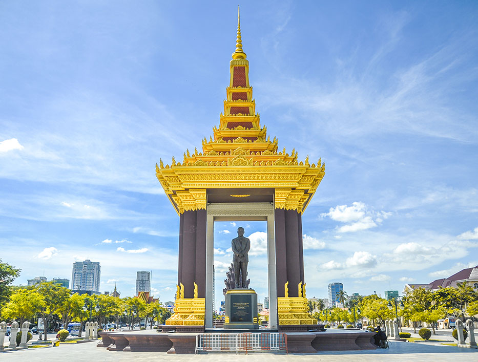 28-434-Bronze-statue-of-the-late-king-father-Norodom-Sihanouk-statue