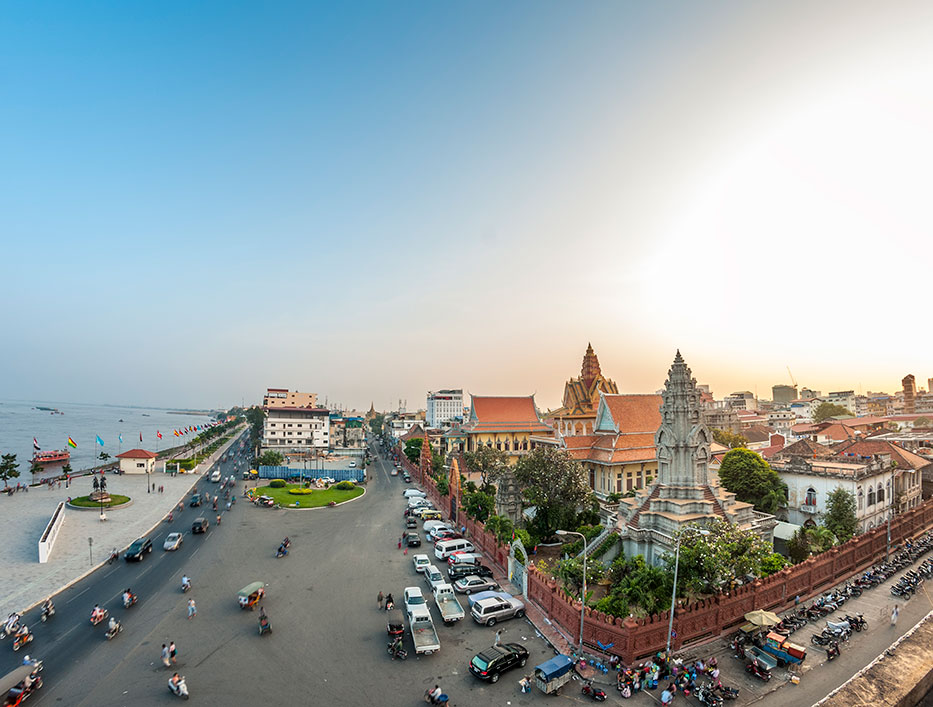 28-512-Phnom-Penh-city-panorama