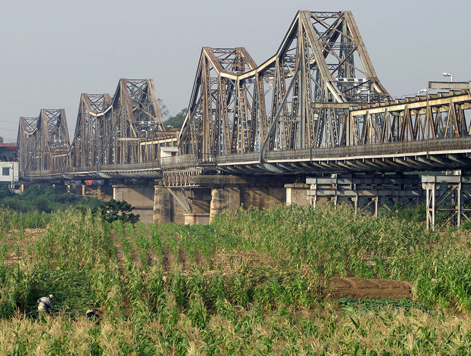 22-859-Long-Bien-Bridge