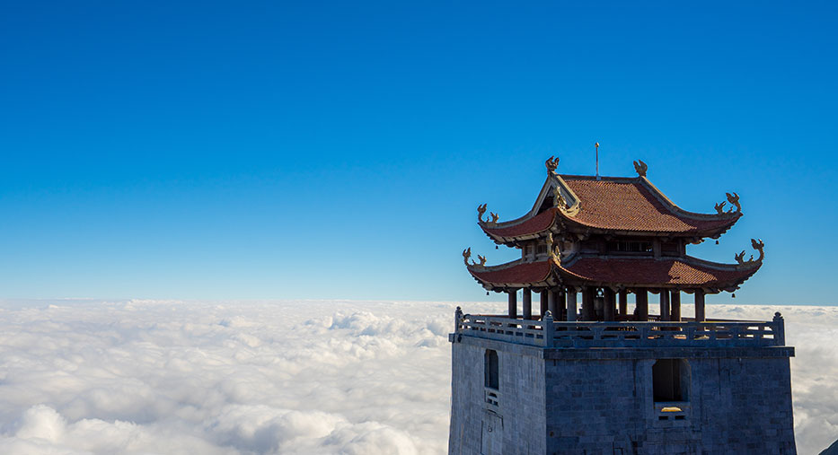 Pagoda-at-the-Fansipan-mountain